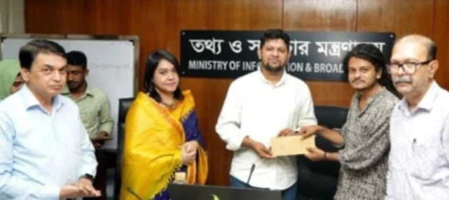 সরকারি অনুদানে নির্মিত চলচ্চিত্রের মানোন্নয়নে সর্বাত্মক সহযোগিতা করবে তথ্য মন্ত্রণালয় : তথ্য উপদেষ্টা